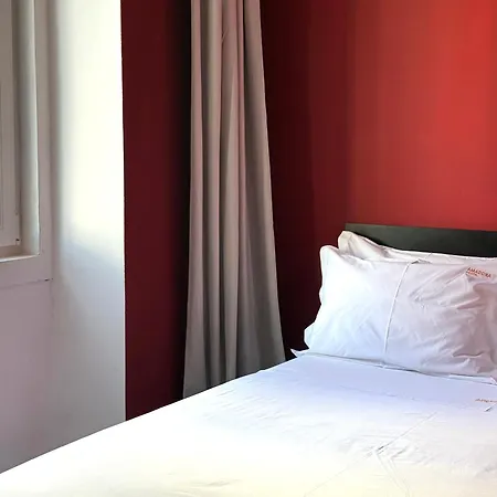 Amadora Boutique Hostel-3